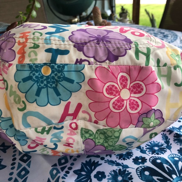 Flower coach bag. - Picture 3 of 3